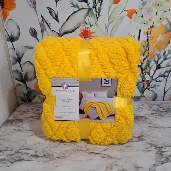 Huntington Home | Bedding | Huntington Home Yellow Pinsonic Sherpa Throw  Cozy And Warm 5inch X 60 Inch New | Poshmark
